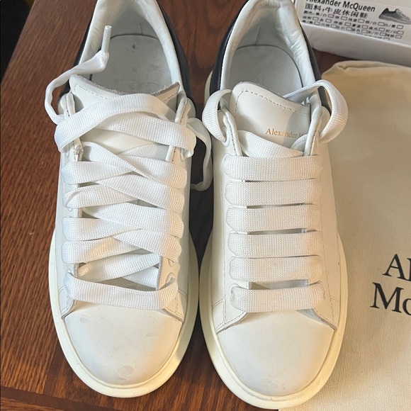 Alexander McQueen | Size 35 (5) White and Black Leather Sneakers - Picture 4 of 16